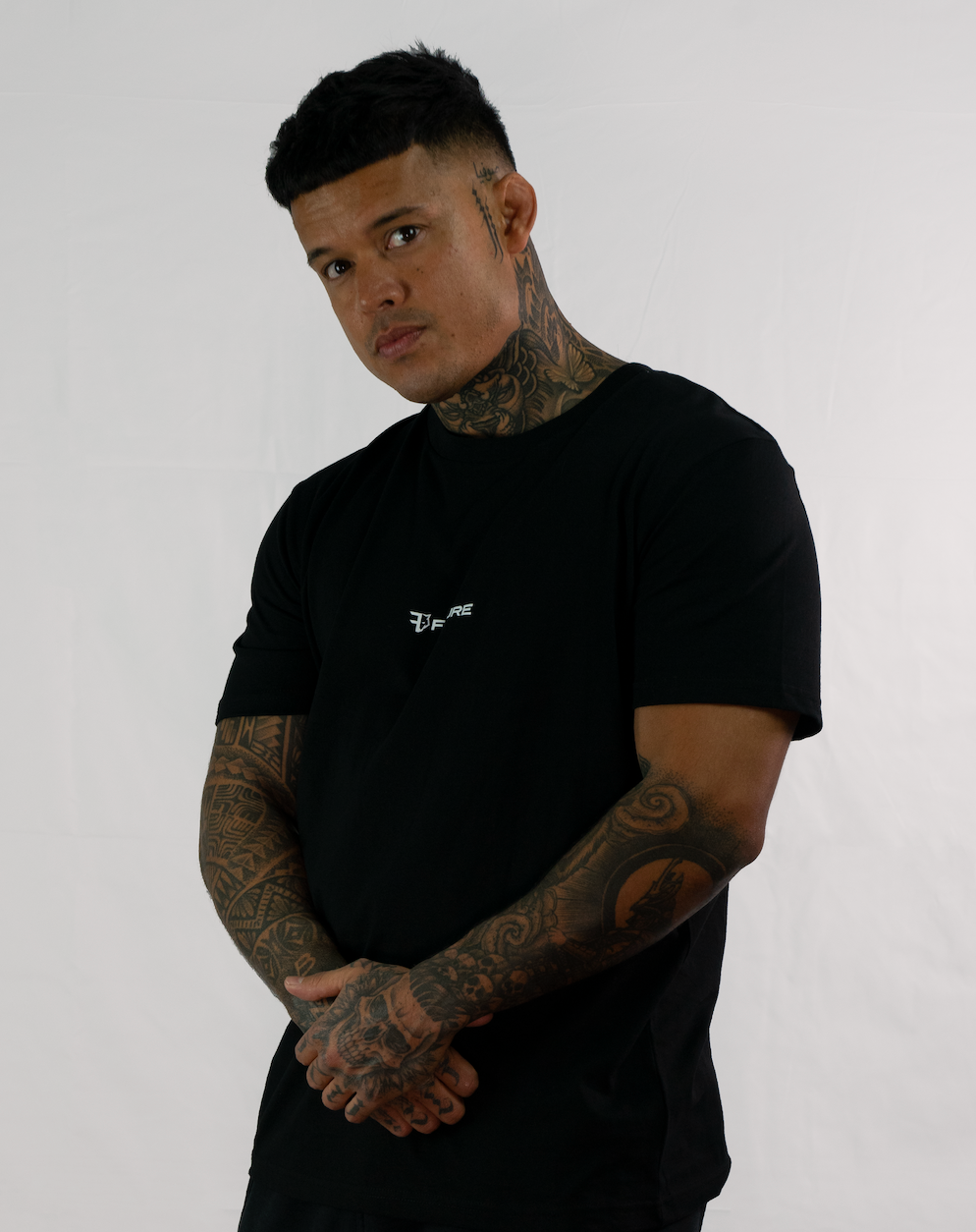 CASUAL T - BLACK