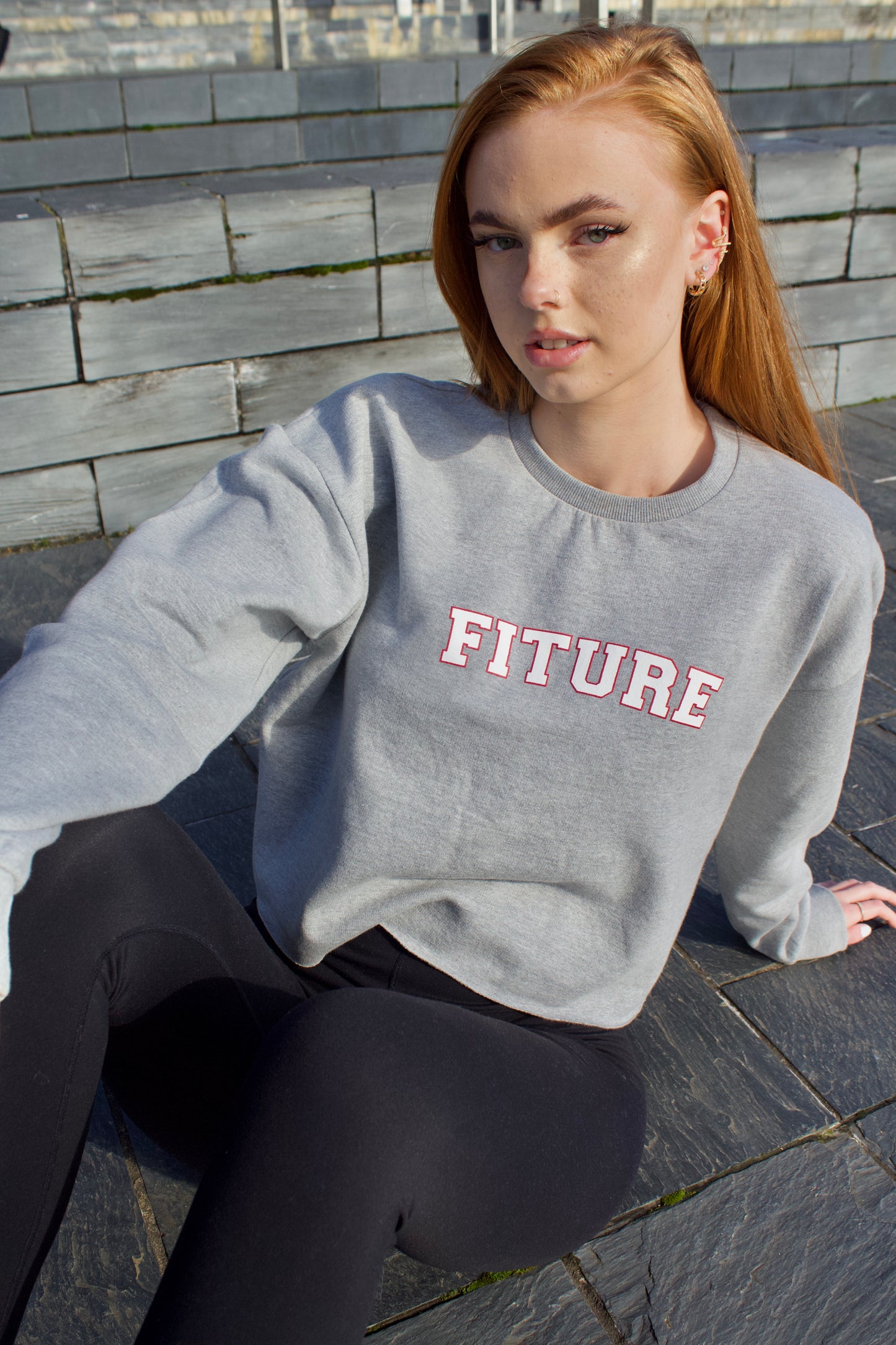 OVERSIZED CROPPED SWEATSHIRT - VARSITY FITURE - GREY