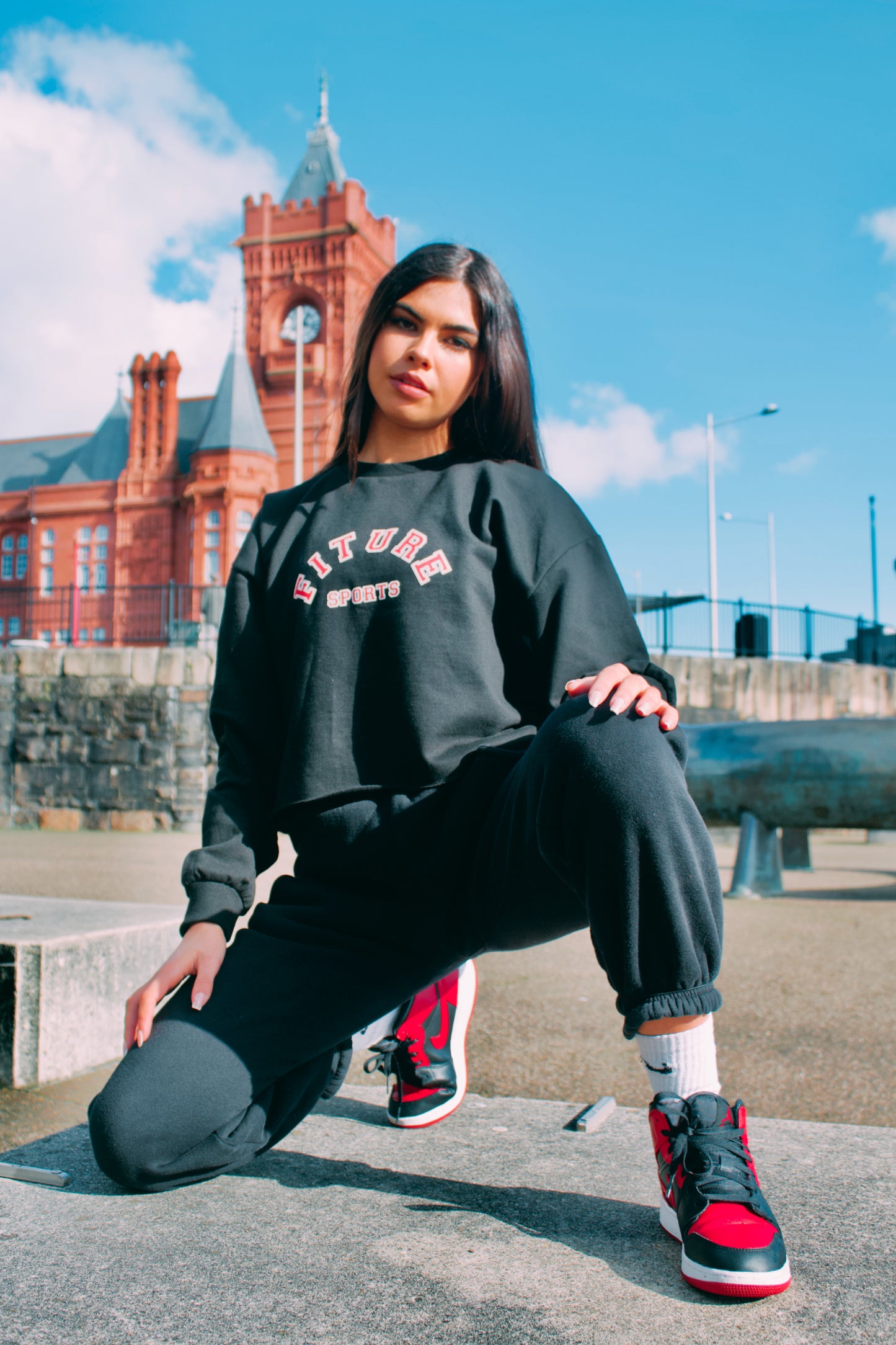 OVERSIZED CROPPED SWEATSHIRT - FITURE SPORTS - BLACK